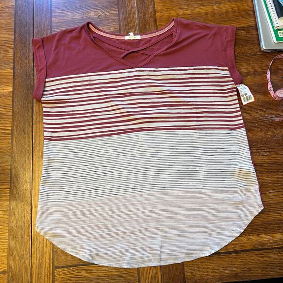 Maurice’s Cute Casual Criss-Cross Color Block Shirt Red Gray Women’s Large - Picture 4 of 8